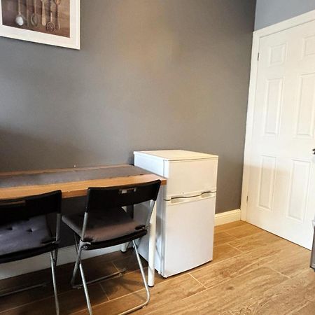 Shirley Apartments, Cozy Studio, Self Check In, 10 Min Drive To City Centre, Walking To Redbridge Train Station Σαουθάμπτον Εξωτερικό φωτογραφία