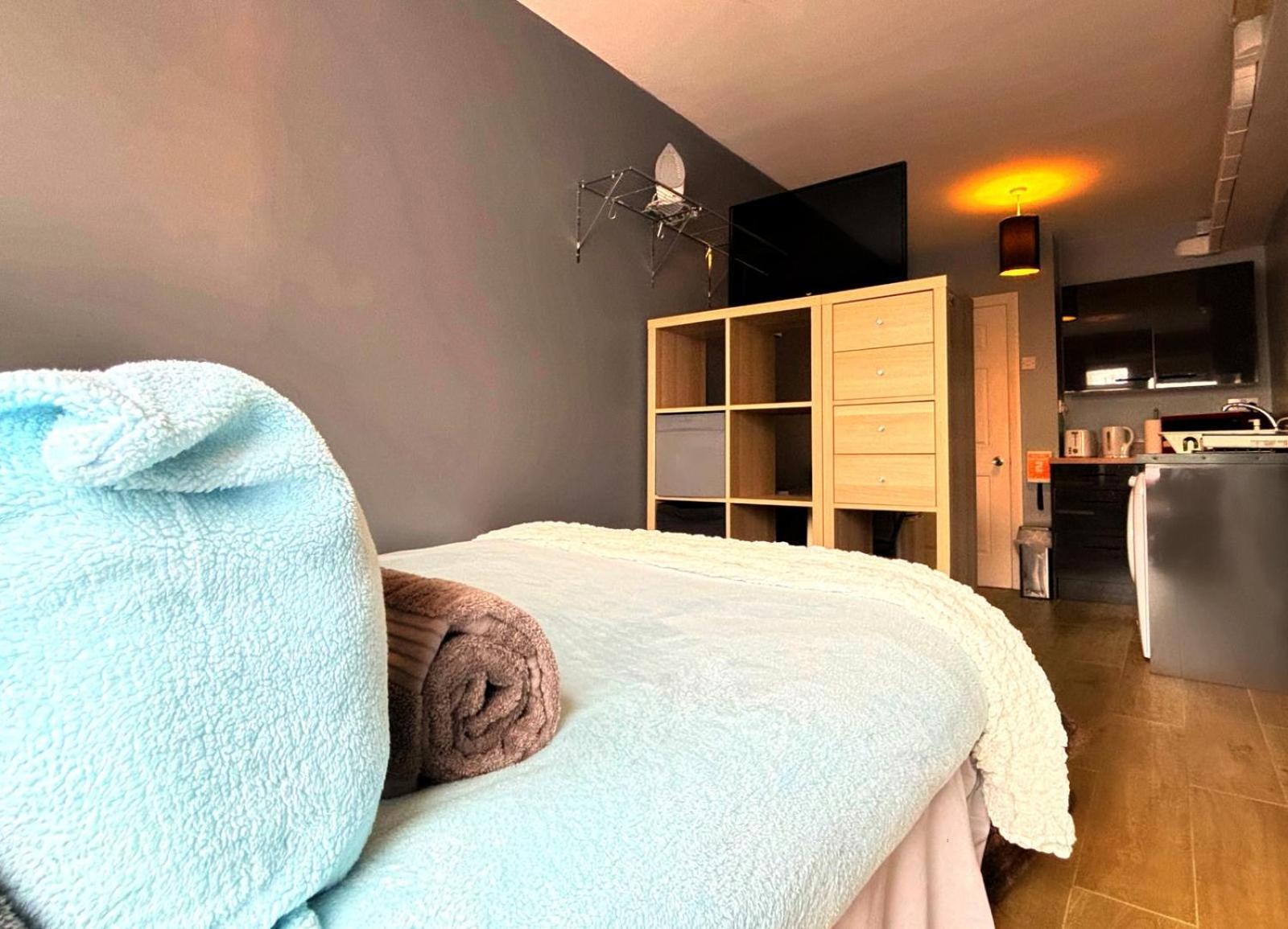 Shirley Apartments, Cozy Studio, Self Check In, 10 Min Drive To City Centre, Walking To Redbridge Train Station Σαουθάμπτον Εξωτερικό φωτογραφία
