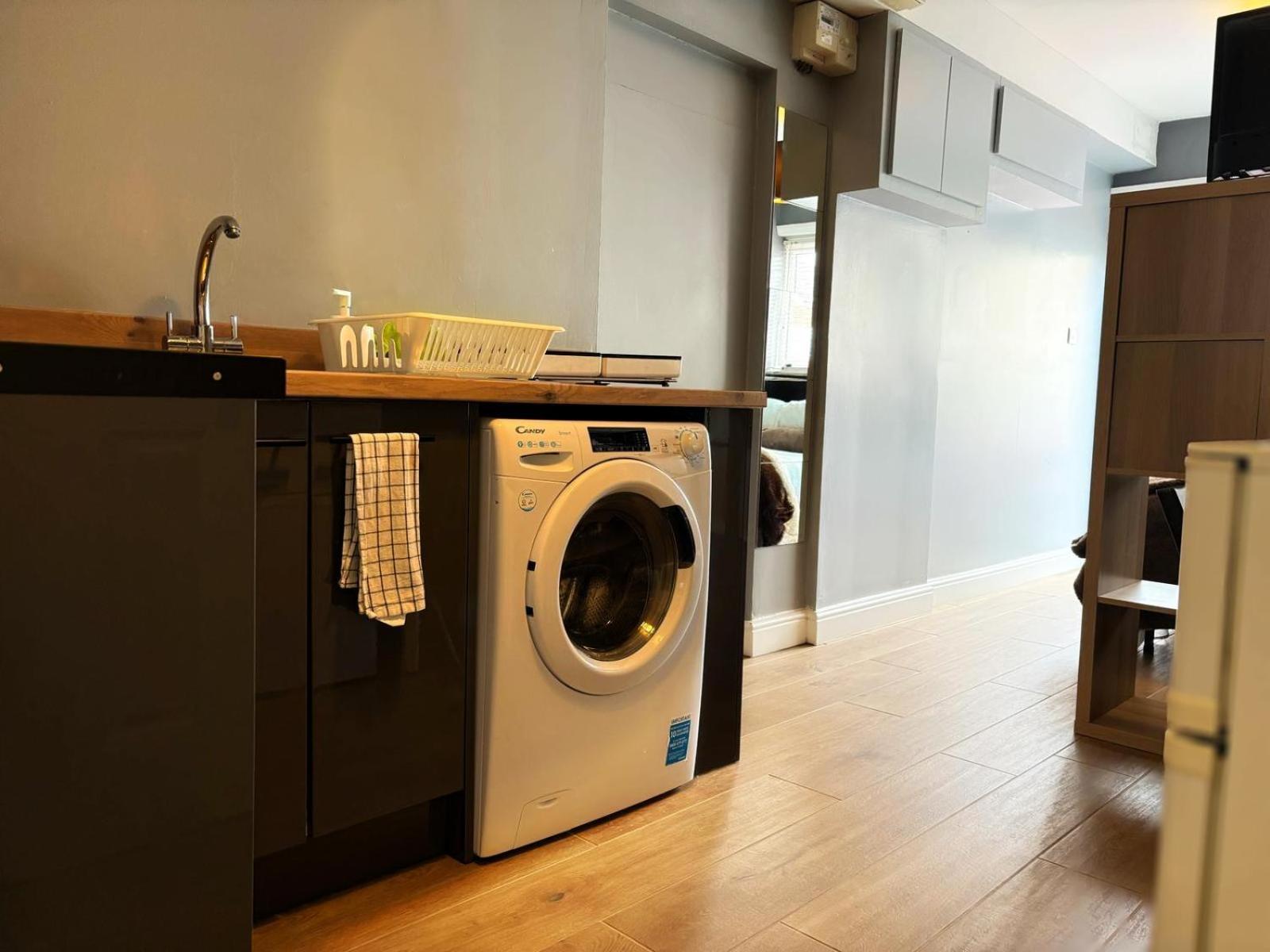 Shirley Apartments, Cozy Studio, Self Check In, 10 Min Drive To City Centre, Walking To Redbridge Train Station Σαουθάμπτον Εξωτερικό φωτογραφία