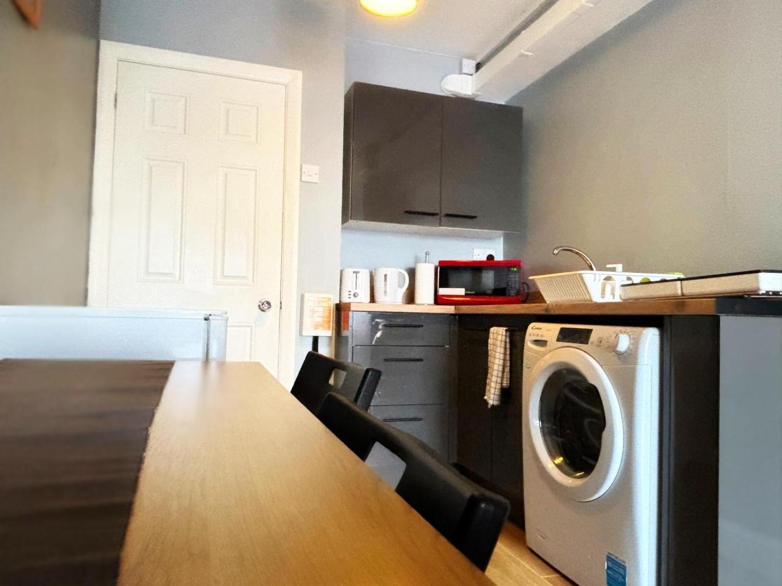 Shirley Apartments, Cozy Studio, Self Check In, 10 Min Drive To City Centre, Walking To Redbridge Train Station Σαουθάμπτον Εξωτερικό φωτογραφία